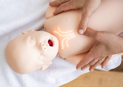 Reanimation an einer Puppe üben